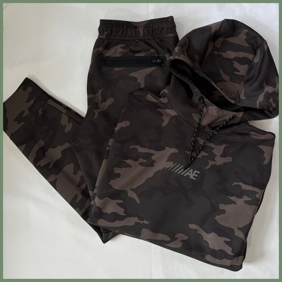 AE Camo Sweatsuit (2 piece) - Picture 5 of 13